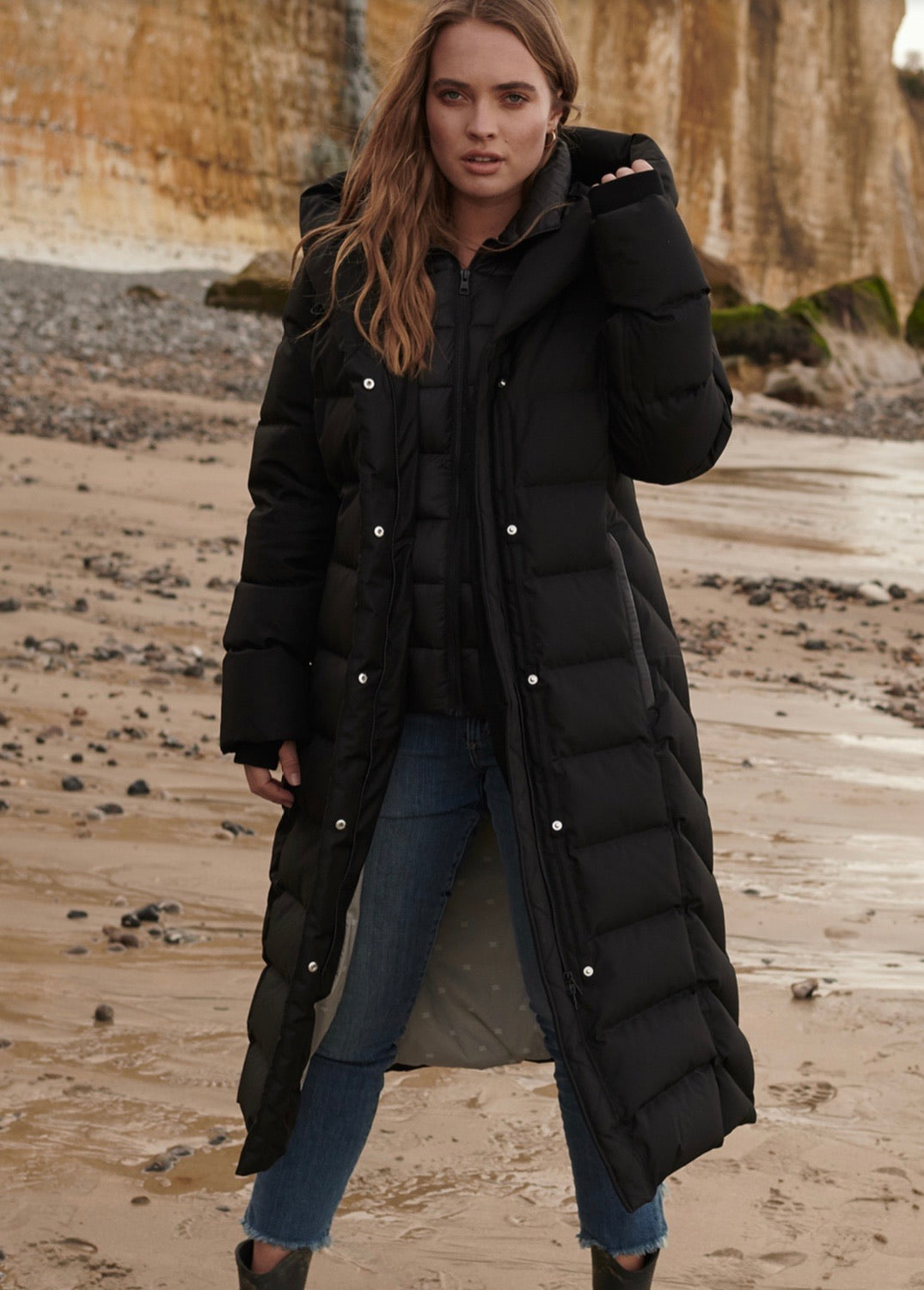 Stylish Outwear for Women on Obscur International