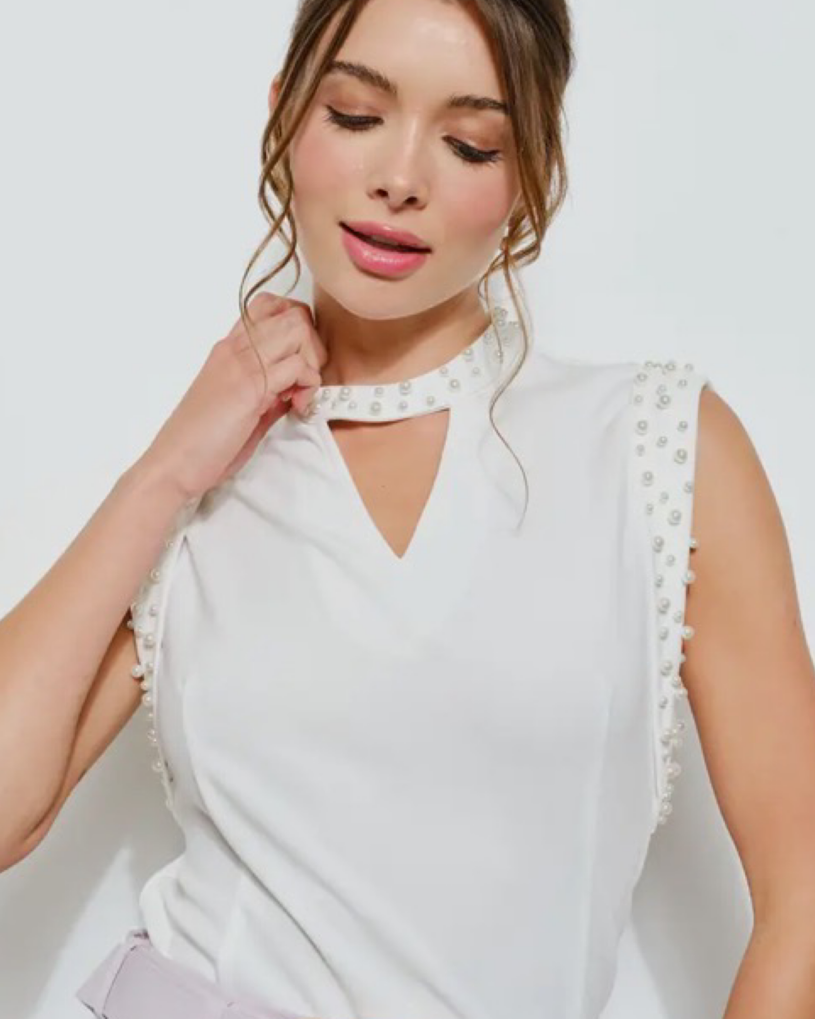Pearl-Embellished Keyhole Sleeveless top Blouse