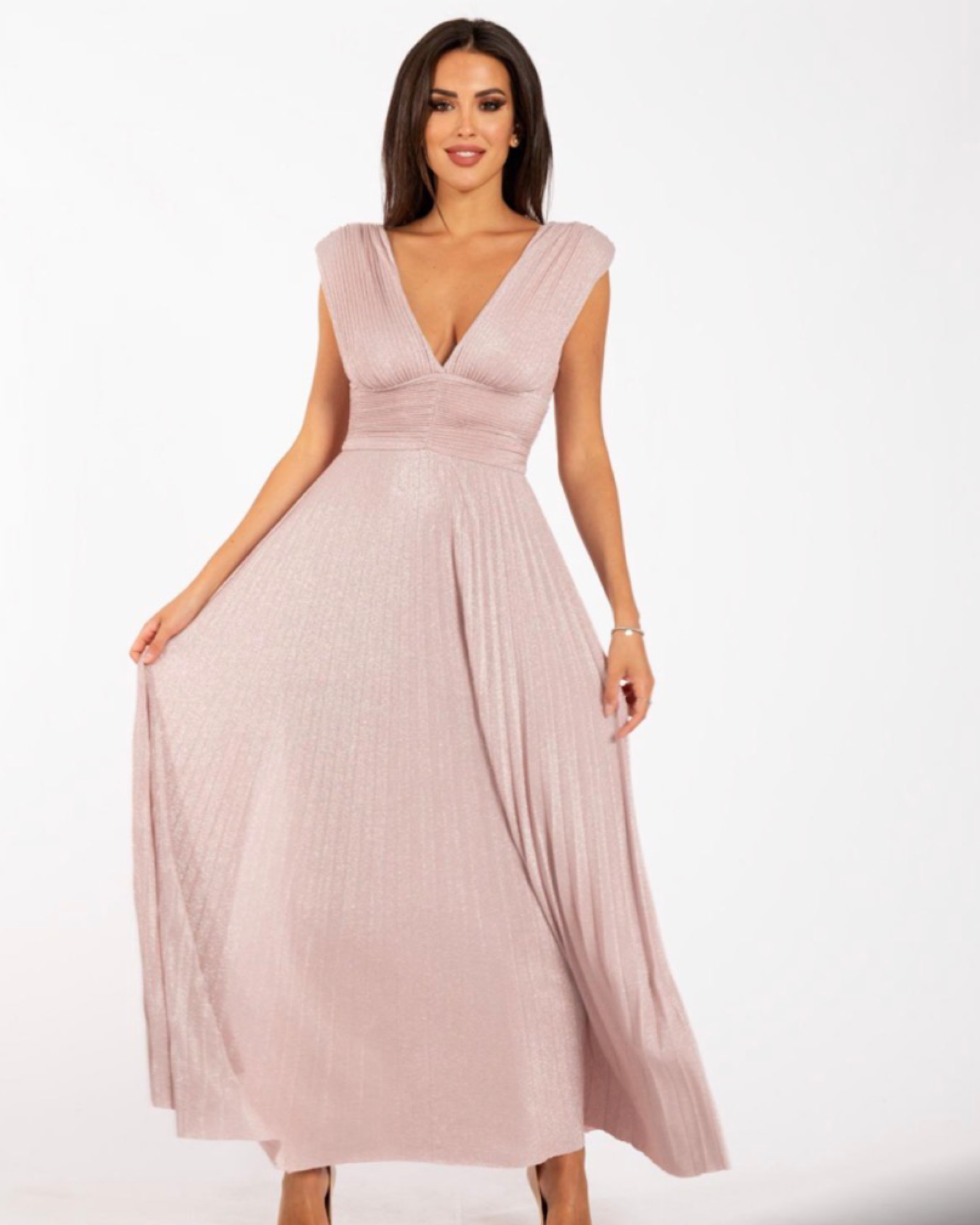 Sleeveless pleated long dress