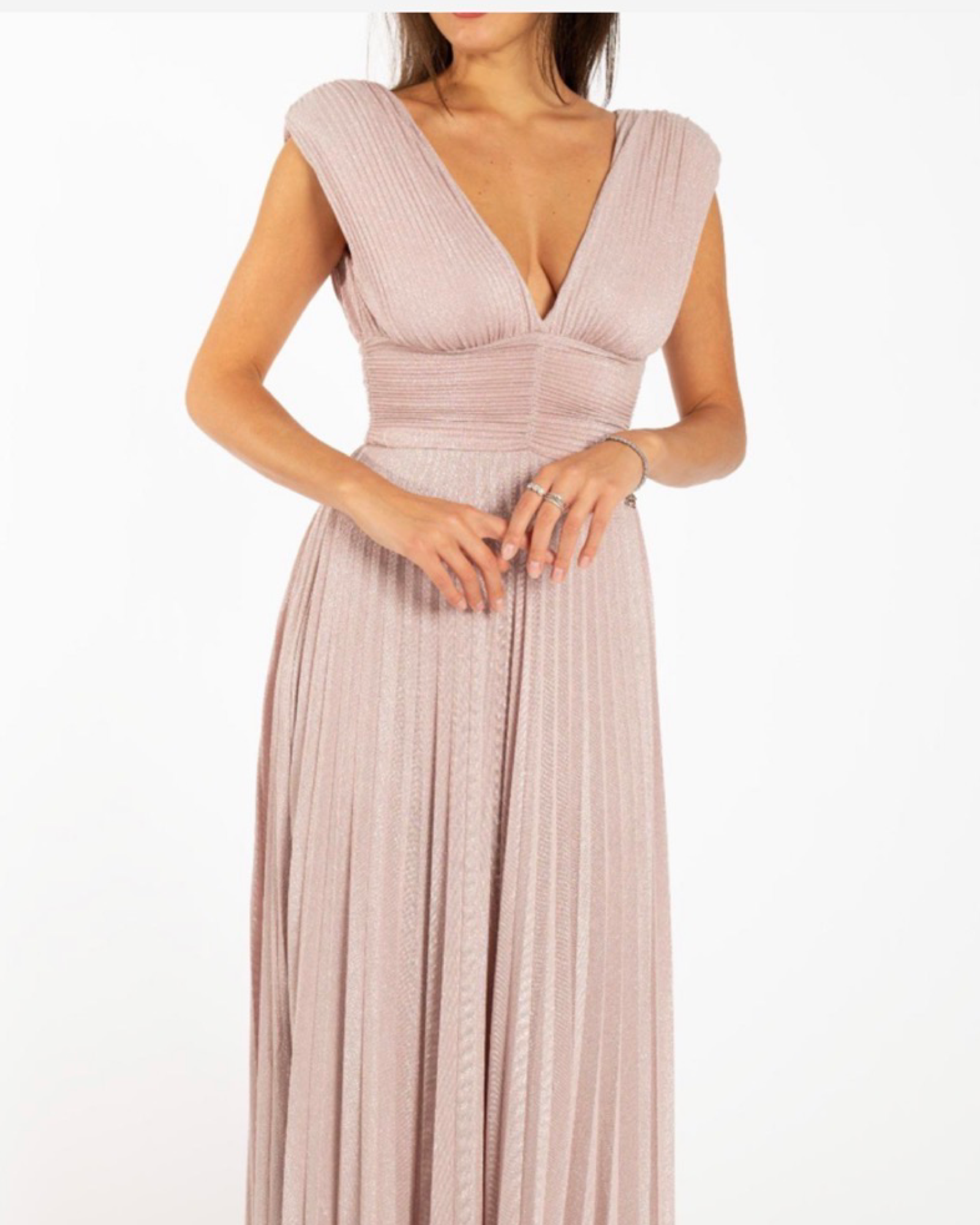 Sleeveless pleated long dress