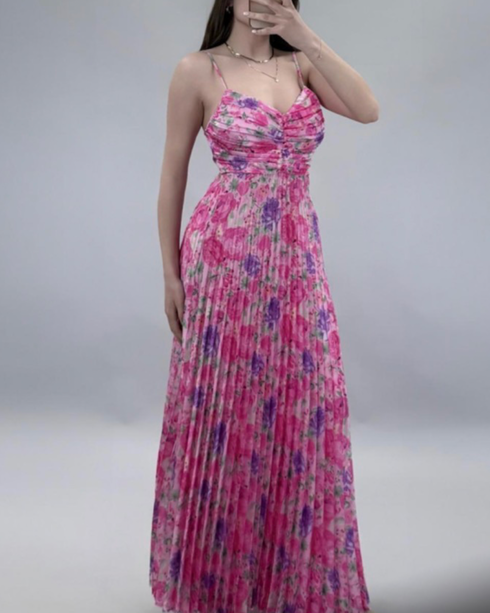 Sleeveless pleated summer dress