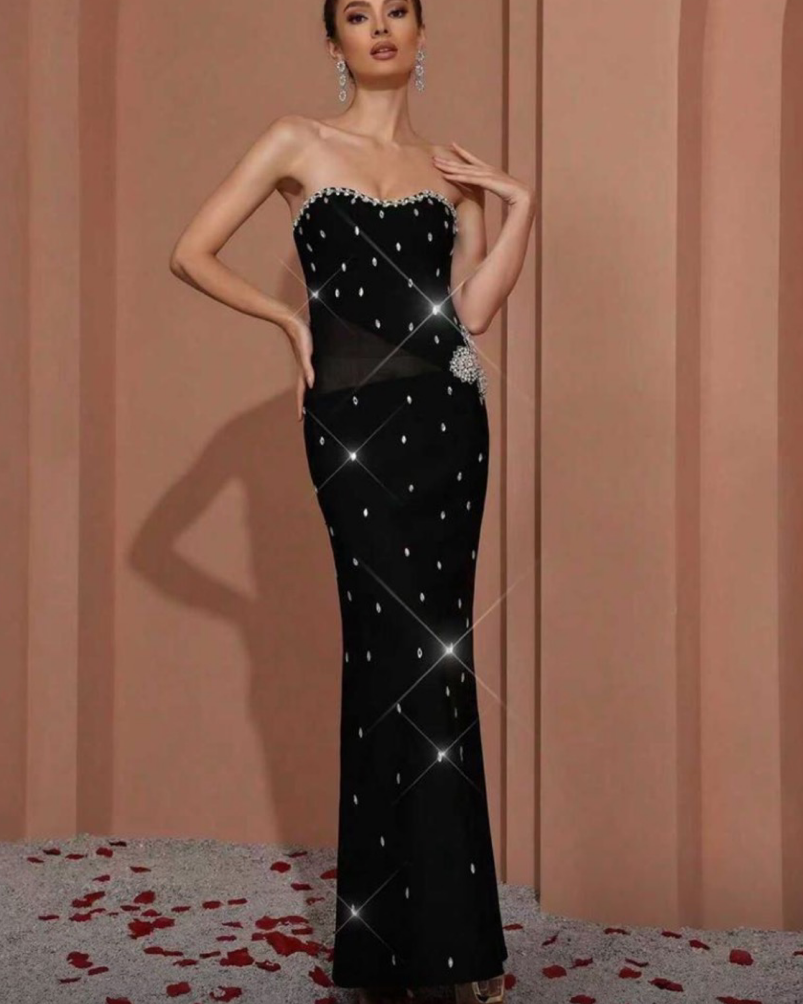 Sleeveless long evening dress