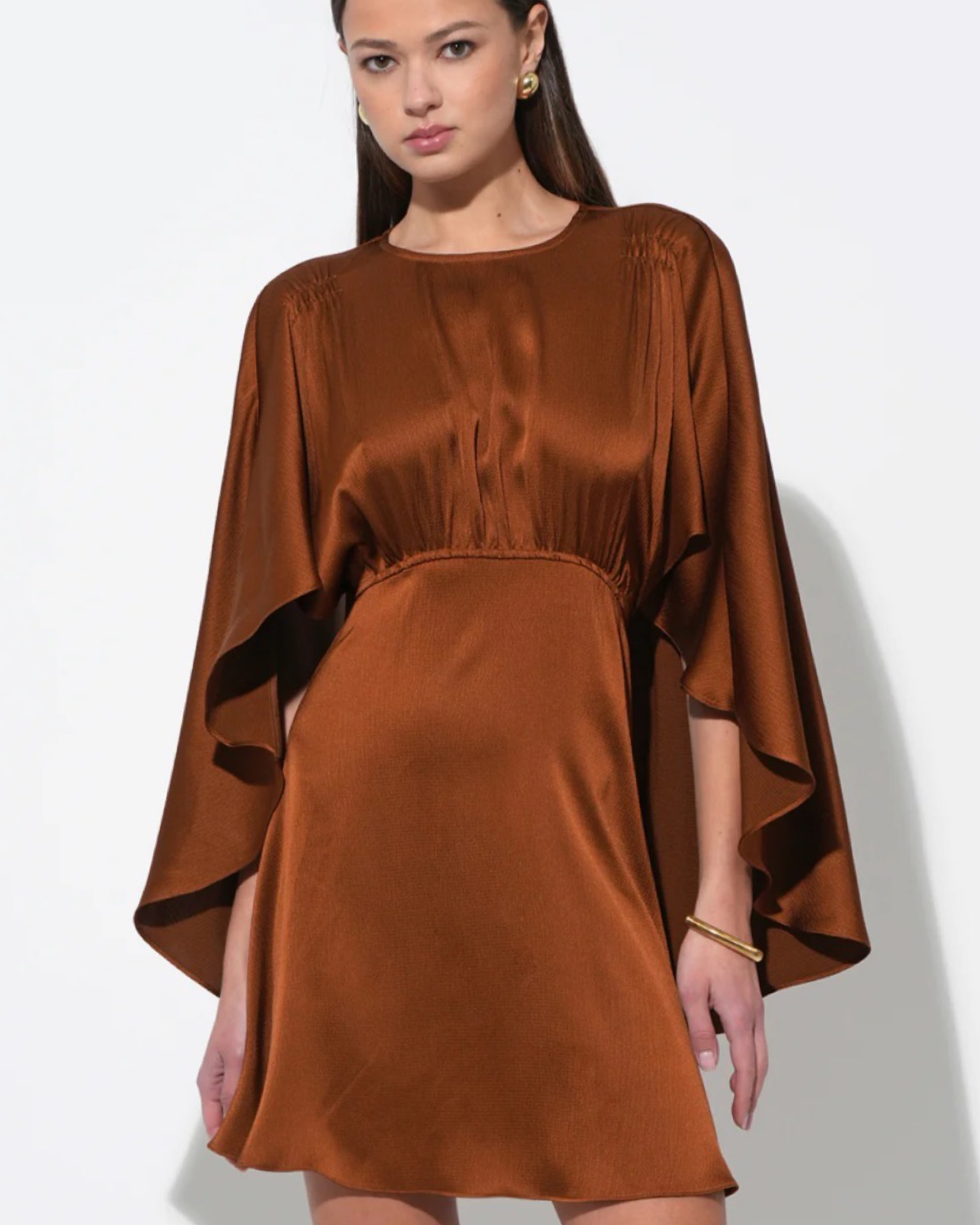 ADELYN RAE
SORAIA CAPE MINI DRESS