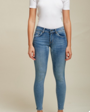 Skinny puch-up jeans