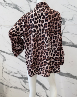 Leopard shirt with ruffled sleeves